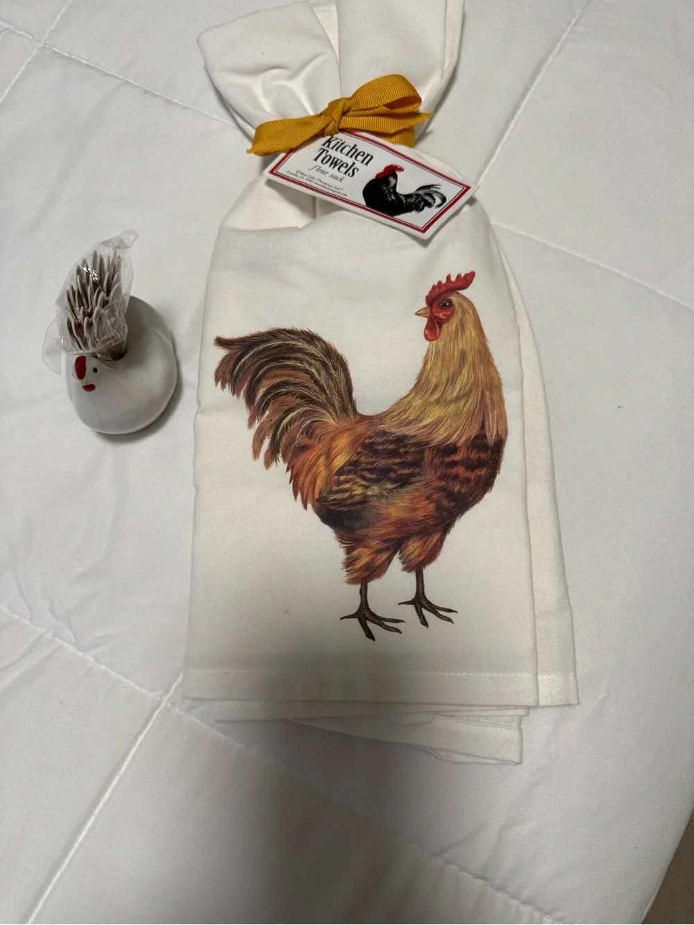 NWT-Bundle Kitchen flour sack Towels & toothpick holder